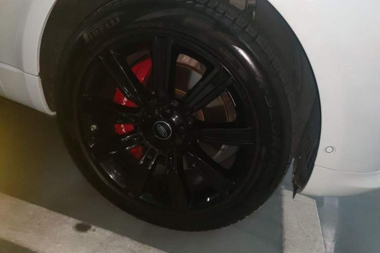 Used Land Rover Range Sport 2021 3.0 L6 HST Right Front Wheel Hub