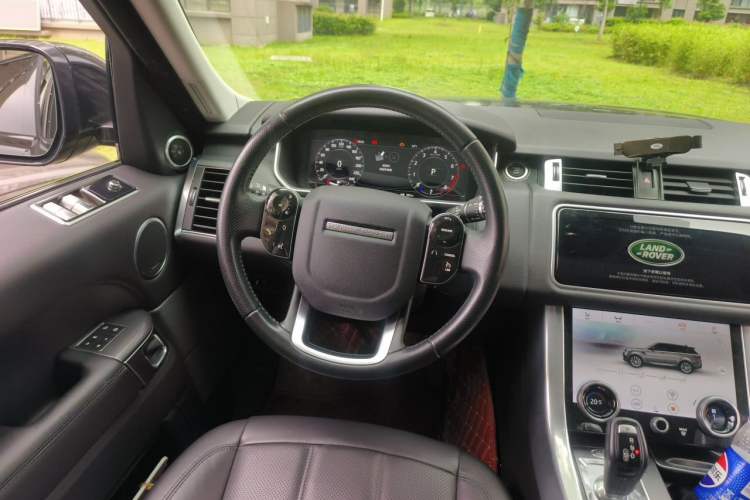 Used Land Rover Range Sport 2021 3.0 L6 SE Steering Wheel