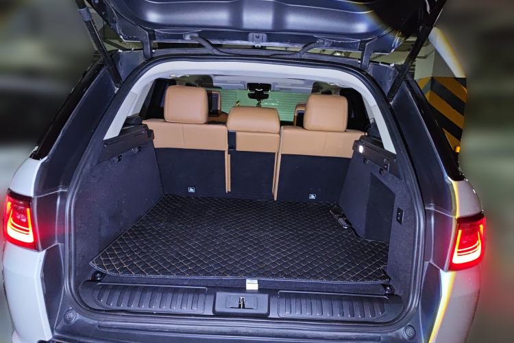 Used Land Rover Range Sport 2021 3.0 L6 YAO Black Edition Trunk