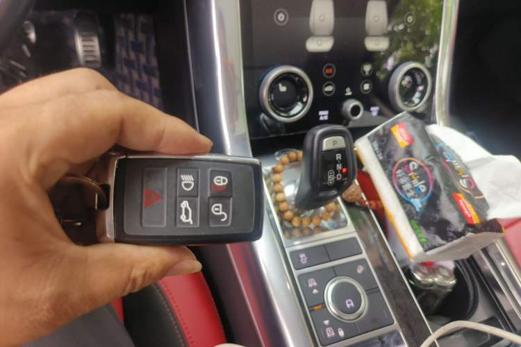 Used Land Rover Range Sport 2021 3.0 L6 YAO Black Edition Vehicle Key
