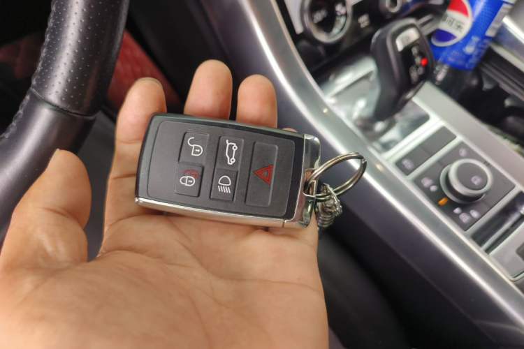 Used Land Rover Range Sport 2021 3.0 L6 SE Vehicle Key