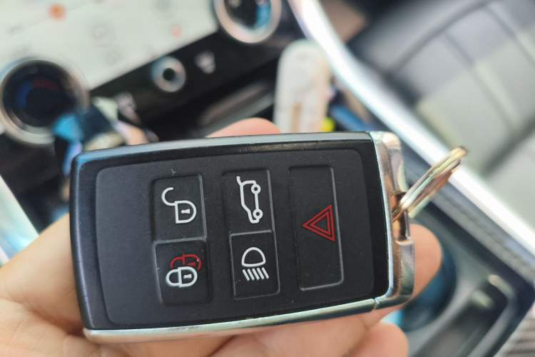 Used Land Rover Range Sport 2021 3.0 L6 SE Vehicle Key