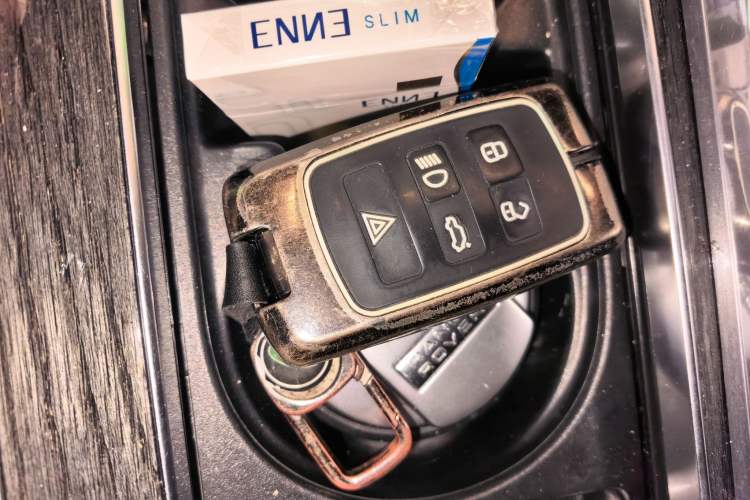 Used Land Rover Range Sport 2021 3.0 L6 YAO Black Edition Vehicle Key