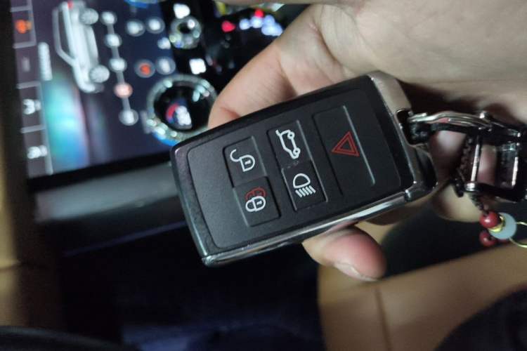 Used Land Rover Range Sport 2021 3.0 L6 YAO Black Edition Vehicle Key