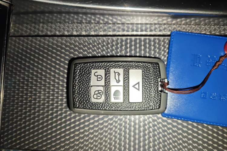Used Land Rover Range Sport 2021 3.0 L6 YAO Black Edition Vehicle Key