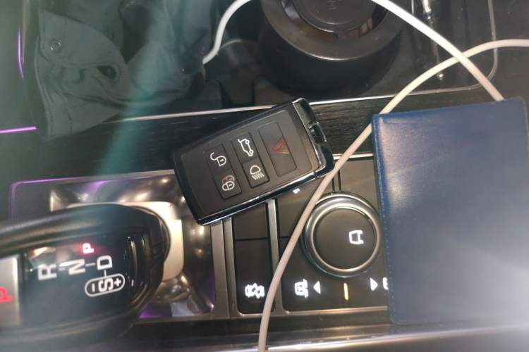 Used Land Rover Range Sport 2021 3.0 L6 YAO Black Edition Vehicle Key