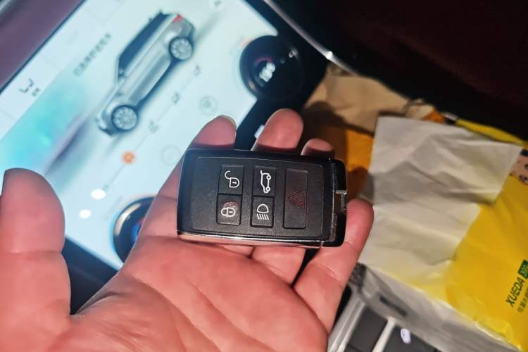 Used Land Rover Range Sport 2021 3.0 L6 YAO Black Edition Vehicle Key