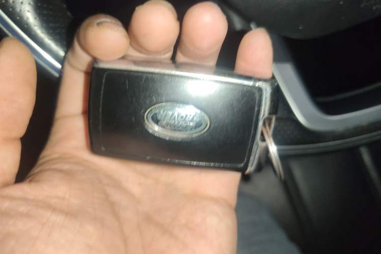 Used Land Rover Range Sport 2021 3.0 L6 YAO Black Edition Vehicle Key