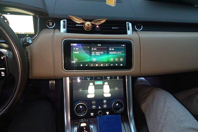 Used Land Rover Range Sport 2022 3.0 L6 YAO Black Edition Audio And AC Panel