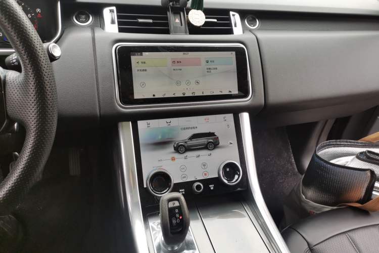 Used Land Rover Range Sport 2022 3.0 L6 SE Audio And AC Panel