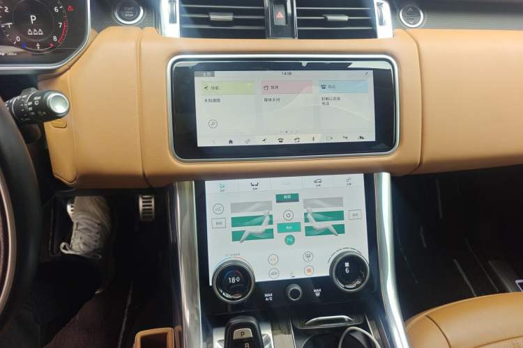 Used Land Rover Range Sport 2022 3.0 L6 YAO Black Edition Audio And AC Panel