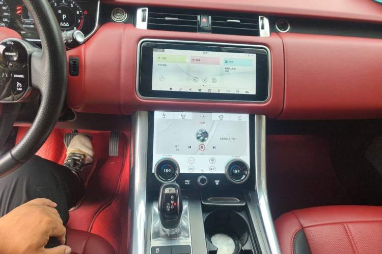 Used Land Rover Range Sport 2022 3.0 L6 SE Audio And AC Panel