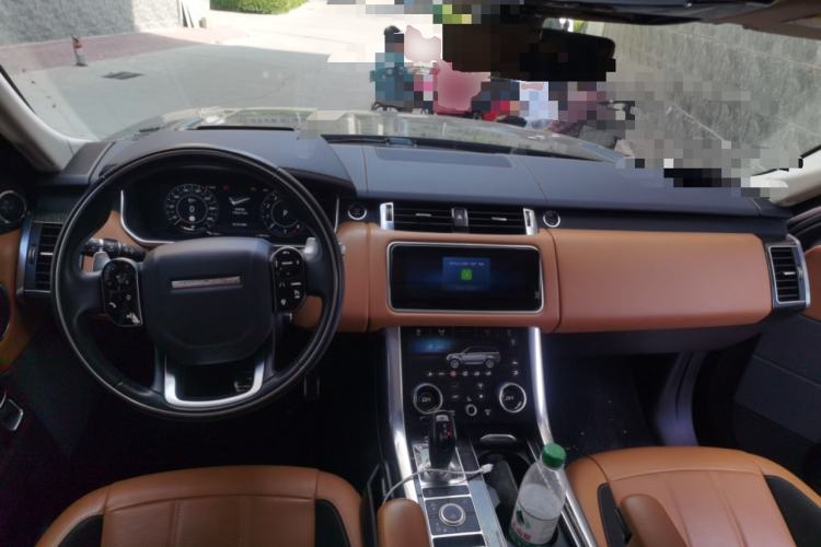 Used Land Rover Range Sport 2022 3.0 L6 YAO Black Edition Center Console