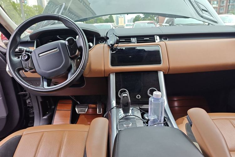 Used Land Rover Range Sport 2022 3.0 L6 YAO Black Edition Center Console