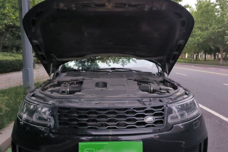 Used Land Rover Range Sport 2022 3.0 L6 YAO Black Edition Engine Bay