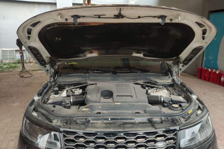 Used Land Rover Range Sport 2022 3.0 L6 SE Engine Bay