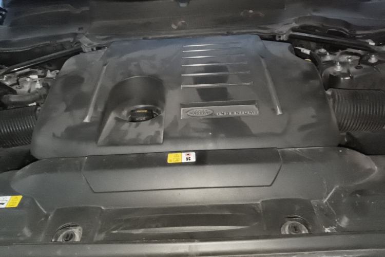 Used Land Rover Range Sport 2022 3.0 L6 YAO Black Edition Engine Bay