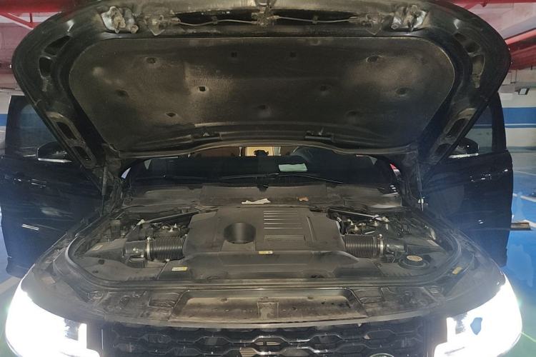 Used Land Rover Range Sport 2022 3.0 L6 YAO Black Edition Engine Bay