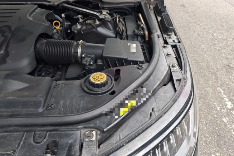 Used Land Rover Range Sport 2022 3.0 L6 YAO Black Edition Engine Bay Left