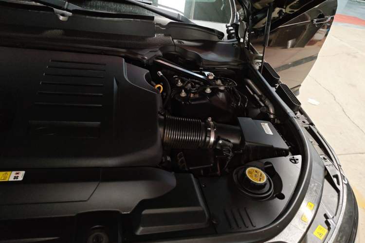 Used Land Rover Range Sport 2022 3.0 L6 Tiger Power Ambition Edition Engine Bay Left