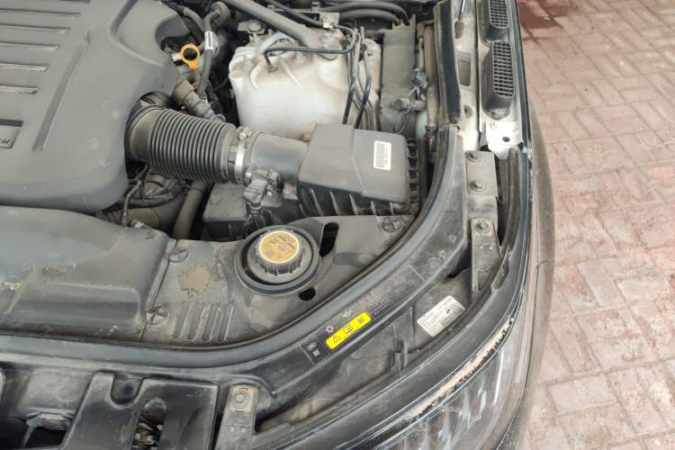 Used Land Rover Range Sport 2022 3.0 L6 SE Engine Bay Left