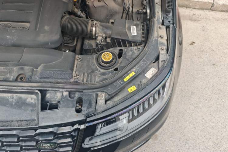 Used Land Rover Range Sport 2022 3.0 L6 Tiger Power Ambition Edition Engine Bay Left