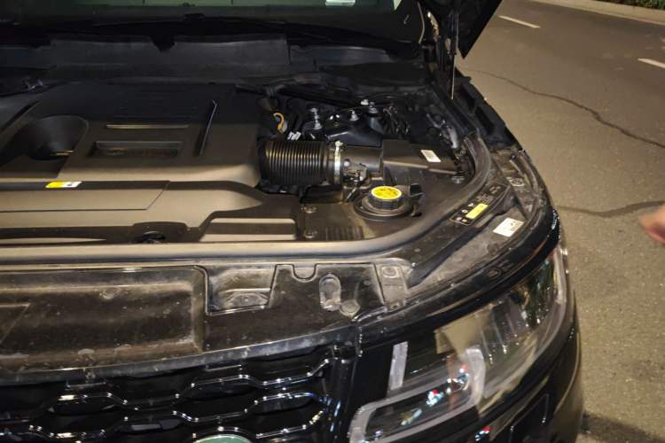 Used Land Rover Range Sport 2022 3.0 L6 SE Engine Bay Left