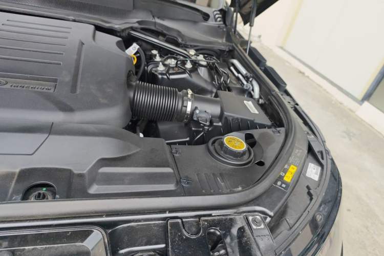 Used Land Rover Range Sport 2022 3.0 L6 YAO Black Edition Engine Bay Left