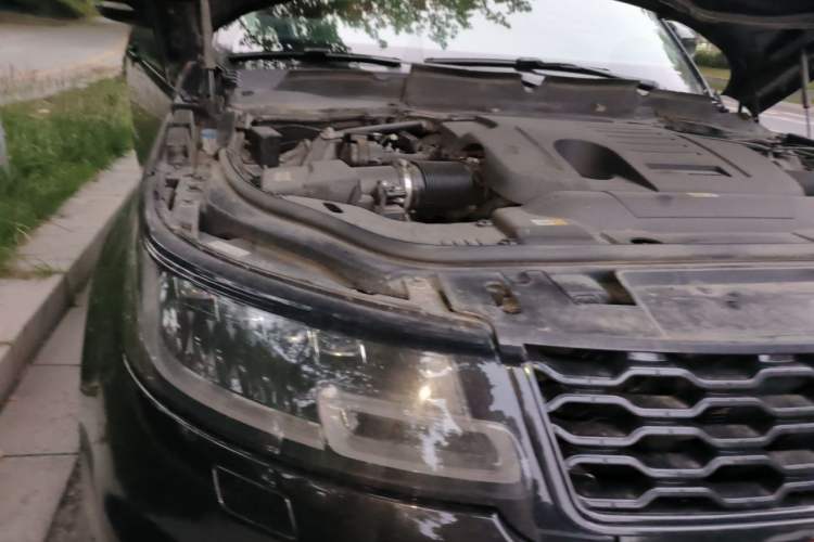 Used Land Rover Range Sport 2022 3.0 L6 YAO Black Edition Engine Bay Right