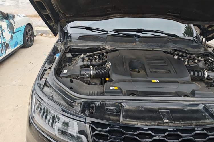 Used Land Rover Range Sport 2022 3.0 L6 HST Engine Bay Right