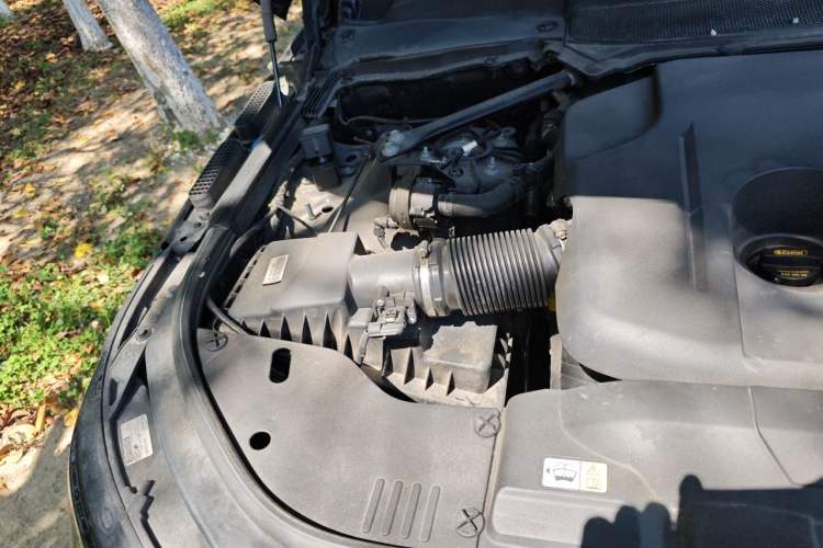 Used Land Rover Range Sport 2022 3.0 L6 SE Engine Bay Right