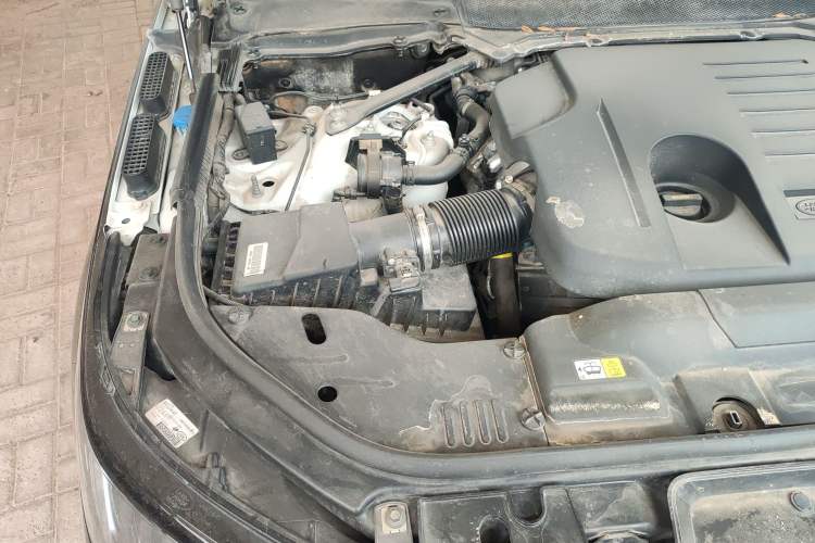 Used Land Rover Range Sport 2022 3.0 L6 SE Engine Bay Right