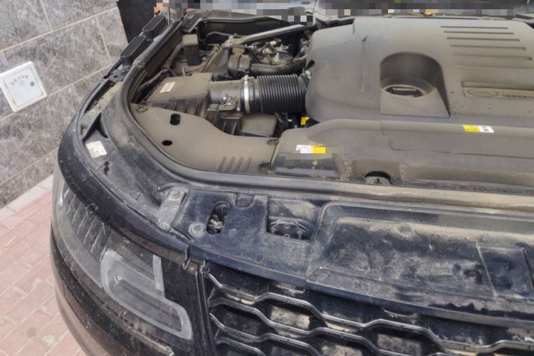 Used Land Rover Range Sport 2022 3.0 L6 YAO Black Edition Engine Bay Right