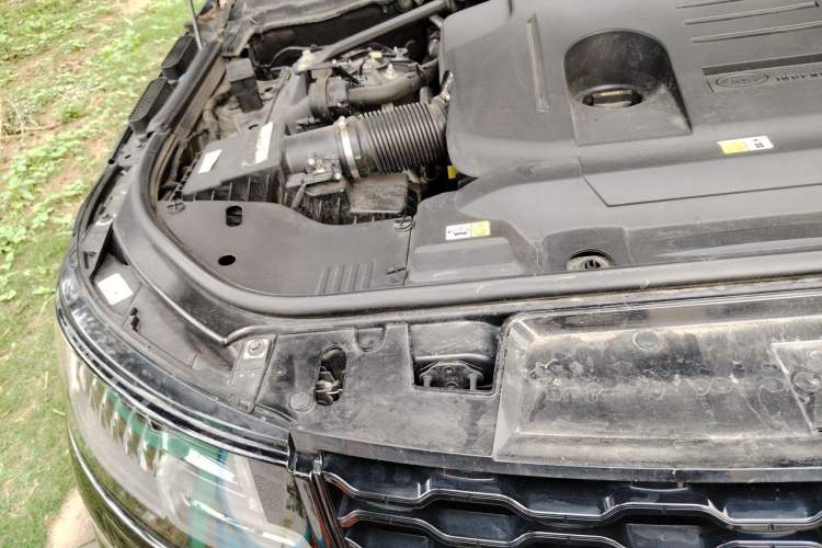 Used Land Rover Range Sport 2022 3.0 L6 YAO Black Edition Engine Bay Right