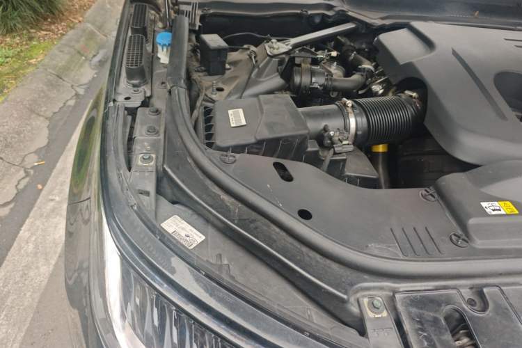 Used Land Rover Range Sport 2022 3.0 L6 YAO Black Edition Engine Bay Right