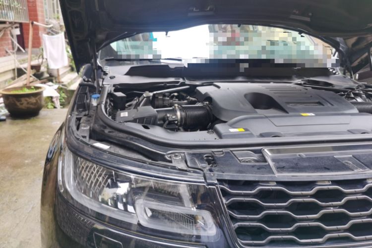 Used Land Rover Range Sport 2022 3.0 L6 YAO Black Edition Engine Bay Right