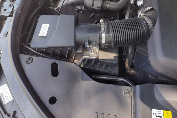 Used Land Rover Range Sport 2022 3.0 L6 YAO Black Edition Engine Bay Right