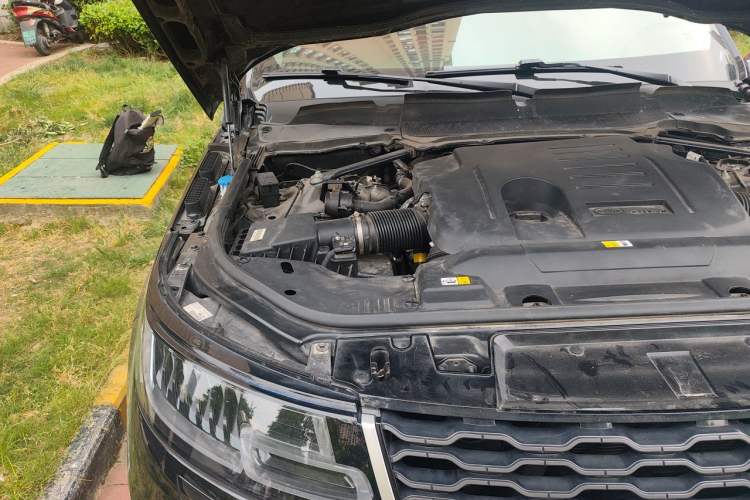 Used Land Rover Range Sport 2022 3.0 L6 SE Engine Bay Right