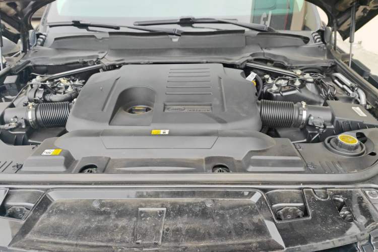 Used Land Rover Range Sport 2022 3.0 L6 YAO Black Edition Engine Bay