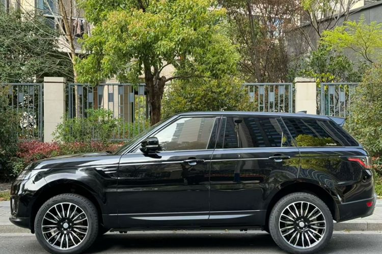 Used Land Rover Range Sport 2022 3.0 L6 SE Exterior 2