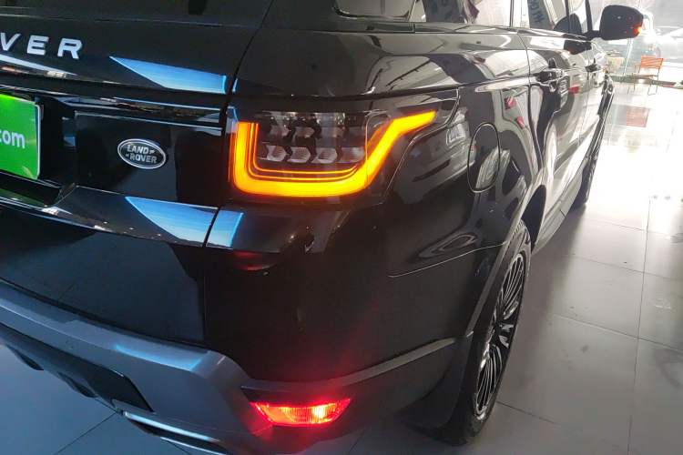 Used Land Rover Range Sport 2022 3.0 L6 SE Exterior 3