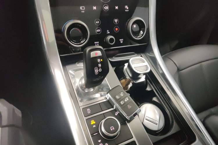 Used Land Rover Range Sport 2022 3.0 L6 SE Gear Lever
