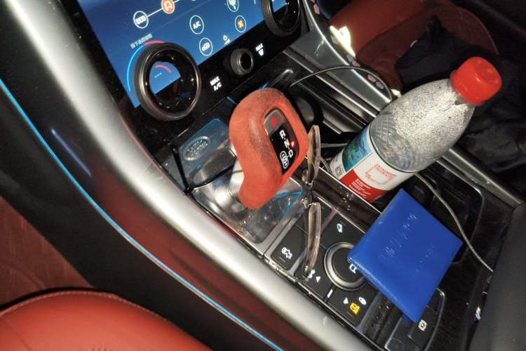 Used Land Rover Range Sport 2022 3.0 L6 YAO Black Edition Gear Lever
