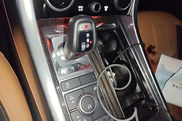 Used Land Rover Range Sport 2022 3.0 L6 YAO Black Edition Gear Lever