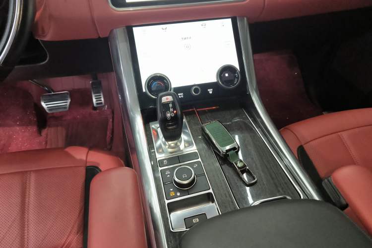 Used Land Rover Range Sport 2022 3.0 L6 YAO Black Edition Gear Lever