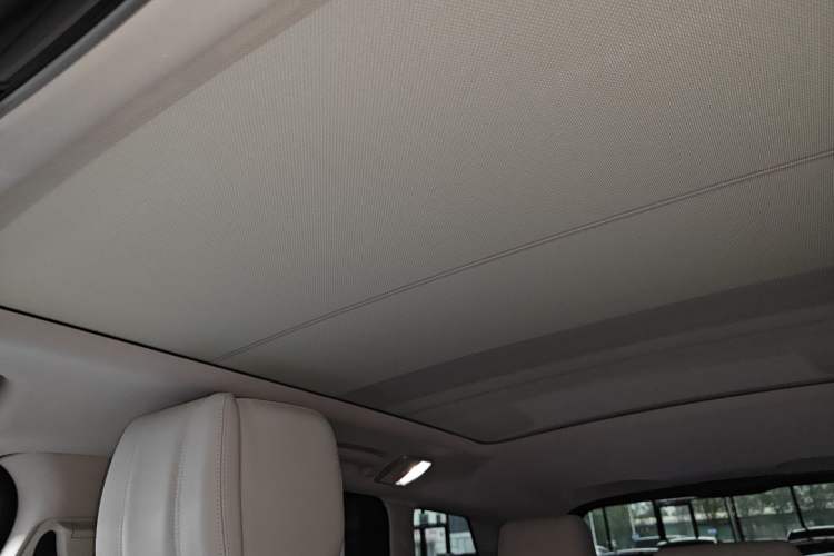 Used Land Rover Range Sport 2022 3.0 L6 Ink Blue Glitter Edition Headliner