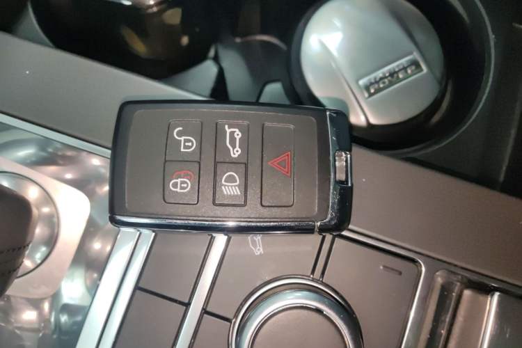 Used Land Rover Range Sport 2022 3.0 L6 SE Interior 1