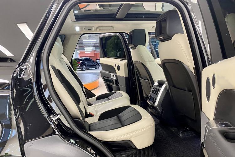 Used Land Rover Range Sport 2022 3.0 L6 Tiger Power Ambition Edition Interior 11