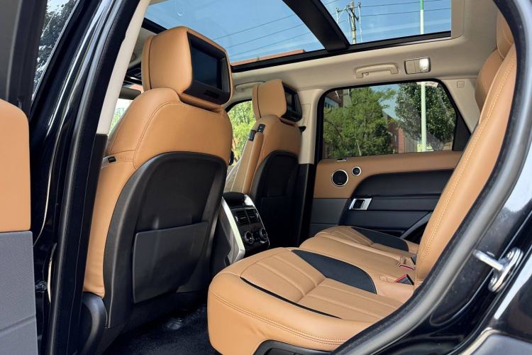 Used Land Rover Range Sport 2022 3.0 L6 YAO Black Edition Interior 11
