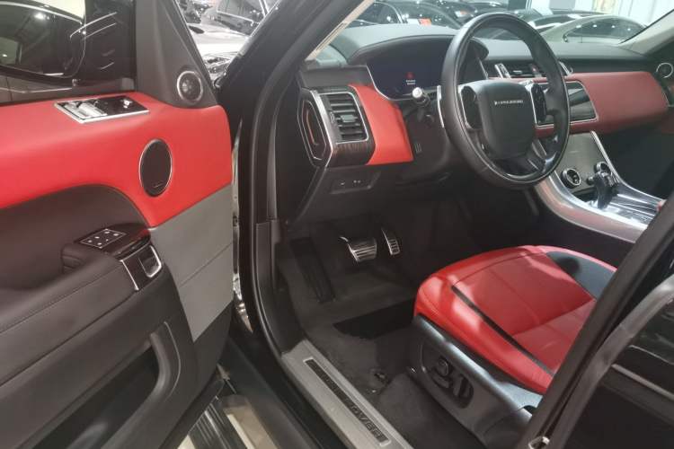 Used Land Rover Range Sport 2022 3.0 L6 YAO Black Edition Interior 2
